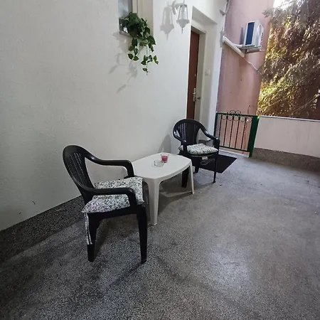 Maris Free Parking Centar